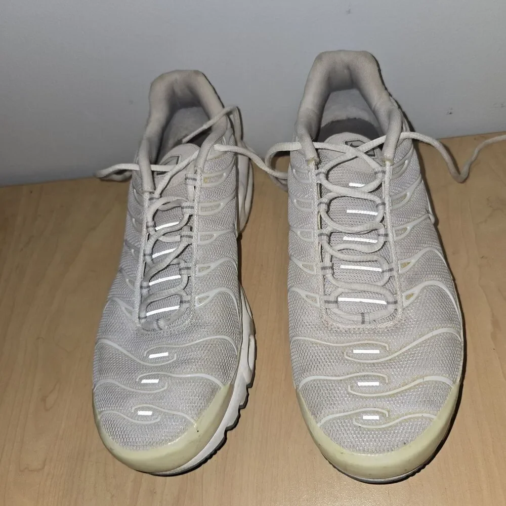 Nike Air Max Plus TN Triple White Men’s Size 11 US / 45 EU / 29 CM